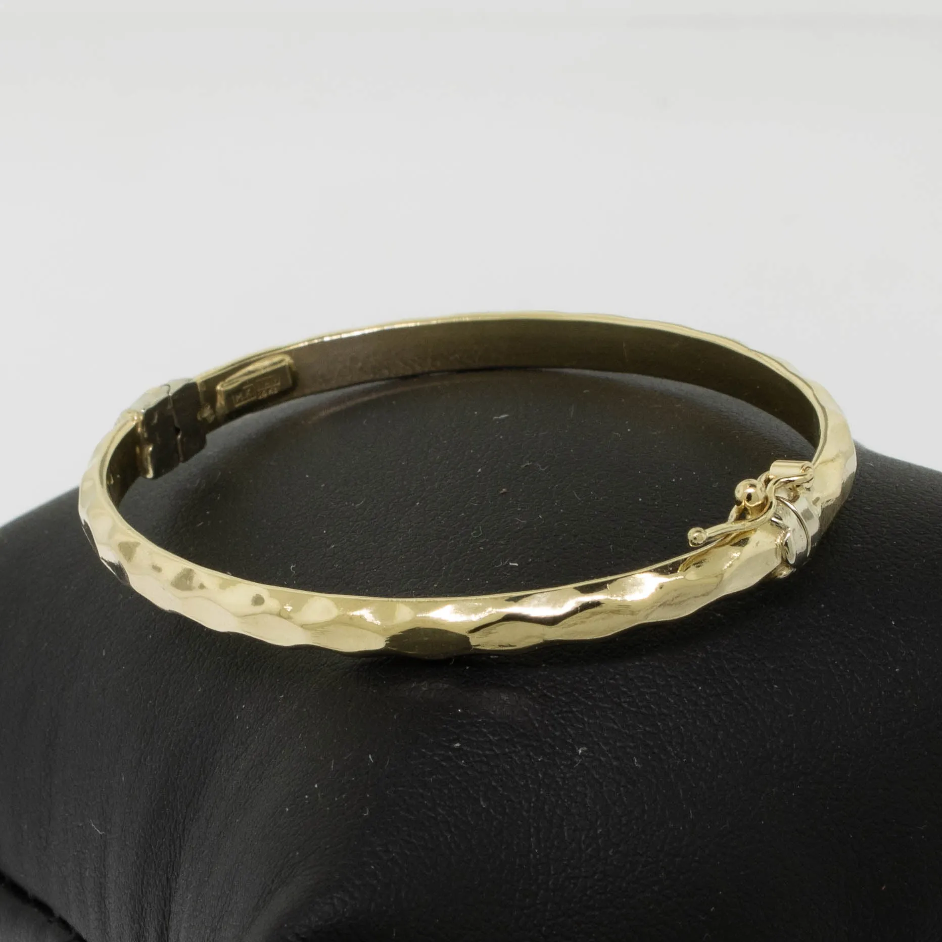 14K Yellow Gold Baby Bracelet Spring Hinge Safety Bar Faceted Look Preowned