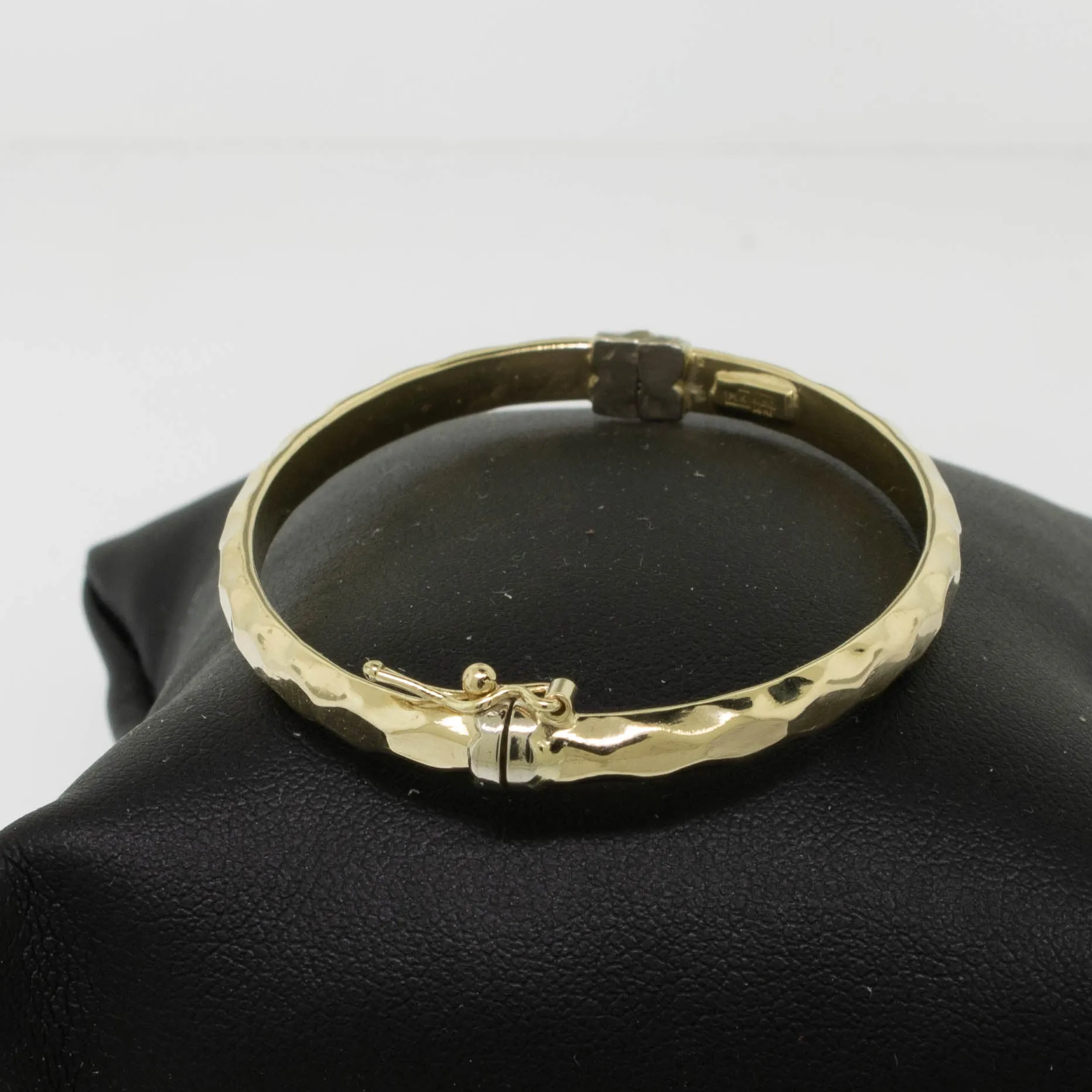 14K Yellow Gold Baby Bracelet Spring Hinge Safety Bar Faceted Look Preowned