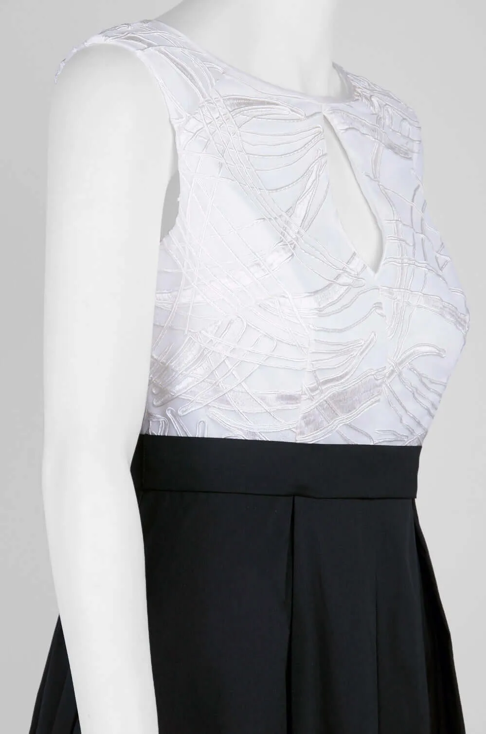 Aidan Mattox Crew Neck Keyhole Sleeveless Pleated Embroidered Mesh Taffeta Gown