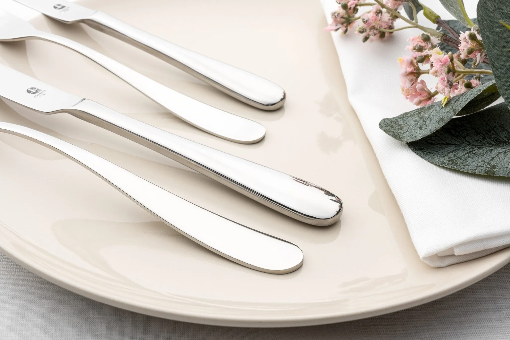 Clarence 26 Piece Cutlery Set For 6 People