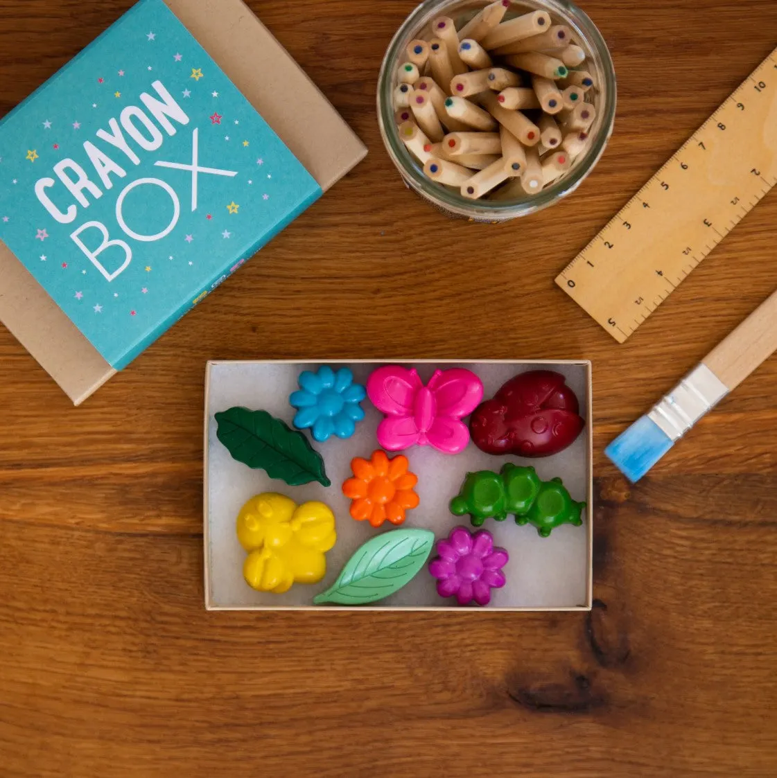 Fun Novelty Crayon Set - Minibeasts or Unicorns