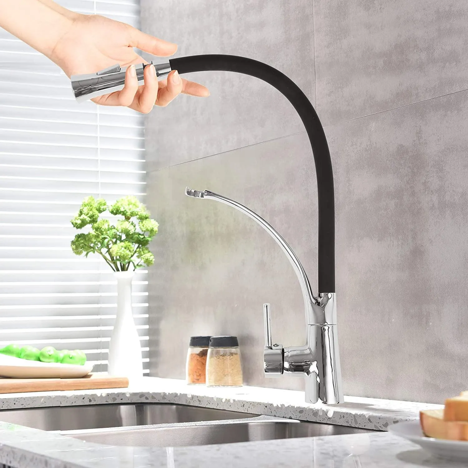 Kitchen Faucet with Pull Out Spray Head, Kitchen Sink Taps Mixer 360 Degree Rotation Swivel Spout Pull Out Spray, Chrome