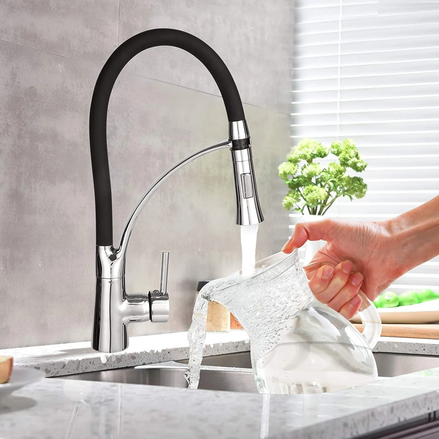 Kitchen Faucet with Pull Out Spray Head, Kitchen Sink Taps Mixer 360 Degree Rotation Swivel Spout Pull Out Spray, Chrome