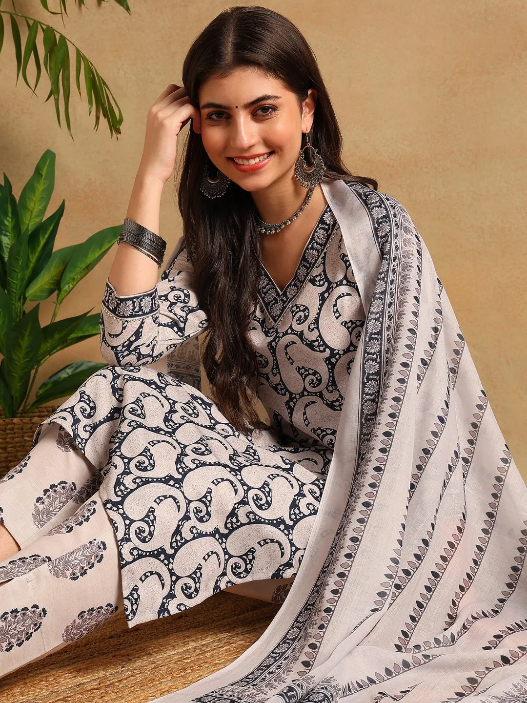 Women Navy Blue Rayon Blend Paisley Printed Straight Kurta Trousers With Dupatta