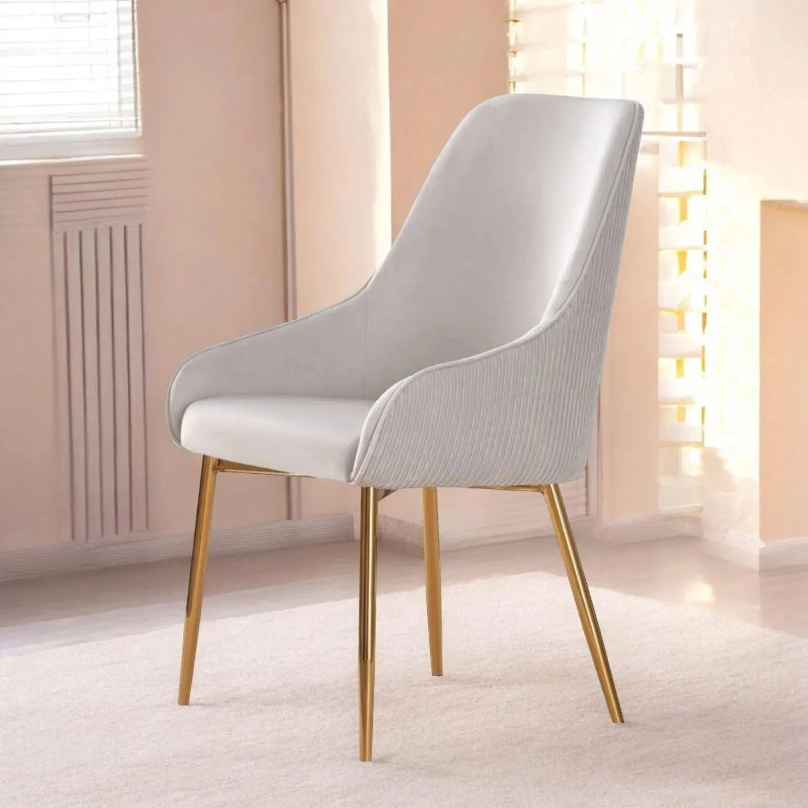 Wooden Twist Echelon Modern Cafe Dining Chair Wih Metal Legs