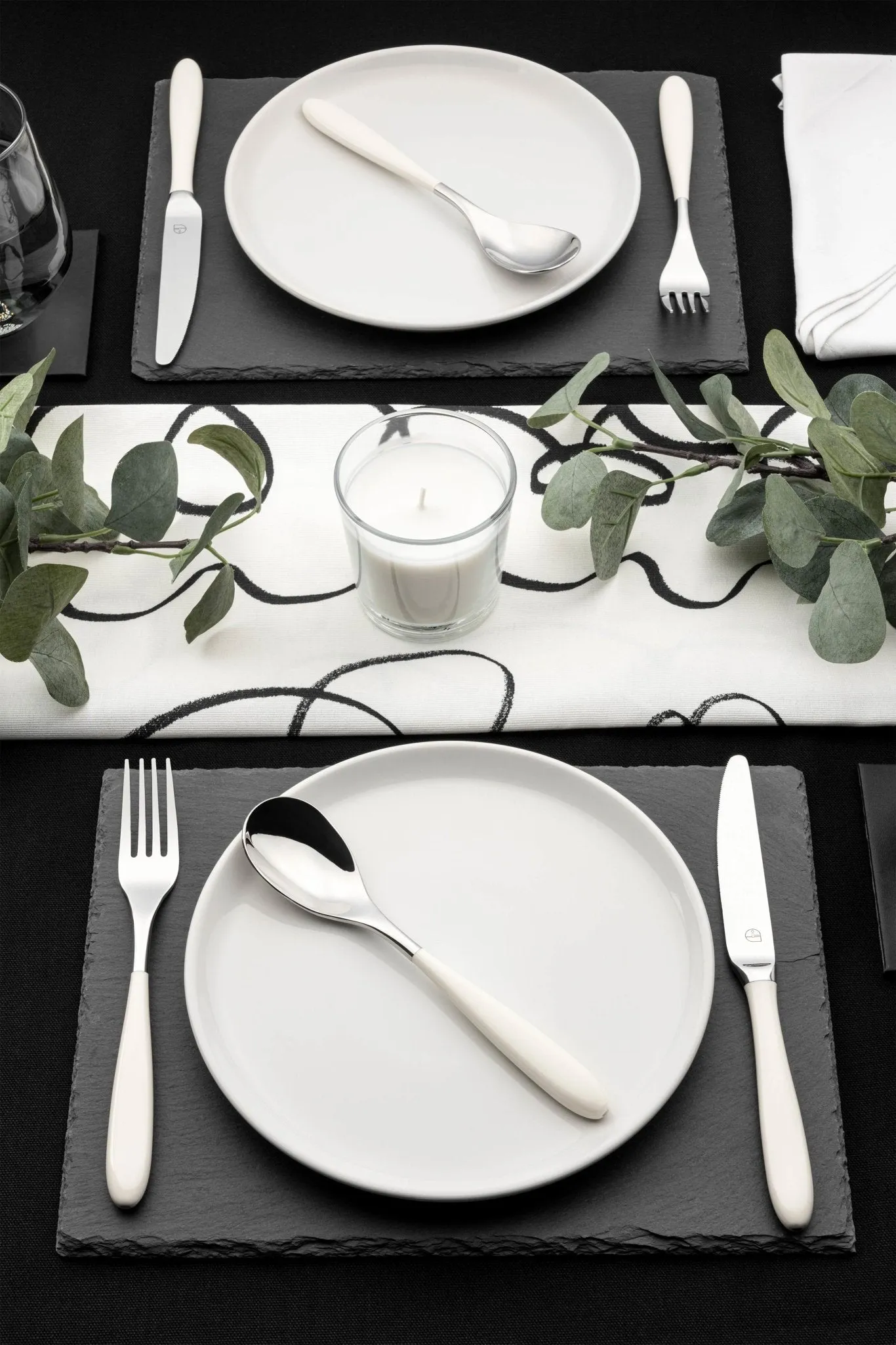 Yin & Yang White Set of 2 Dessert Knives