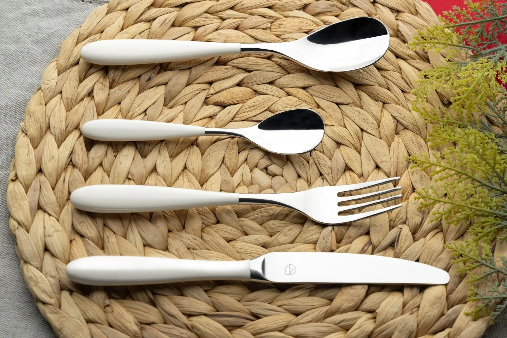 Yin & Yang White Set of 2 Dessert Knives